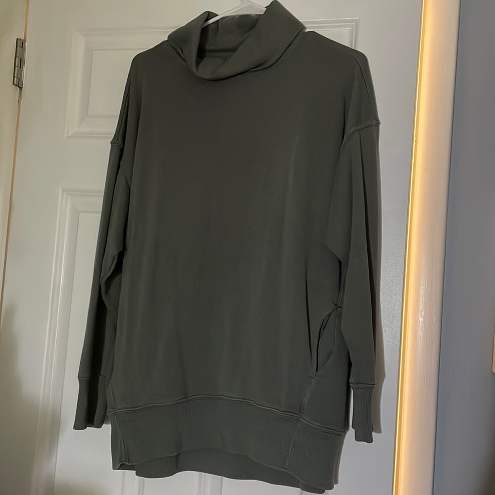 Aerie turtleneck sweater